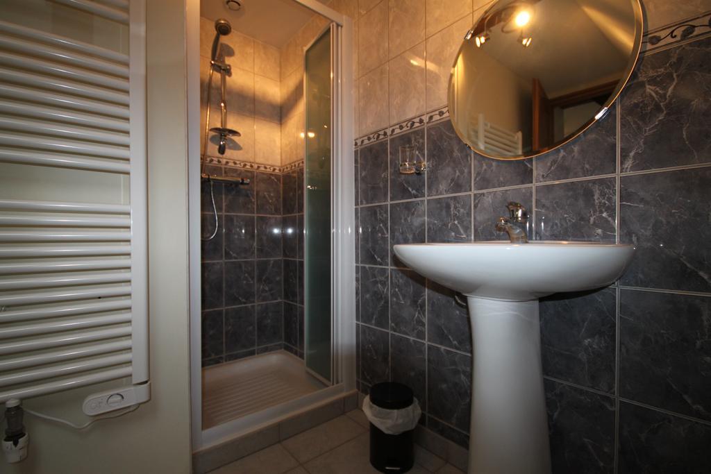 Rouelle Chambres D'Hotes La Difference-Le Pressoir الغرفة الصورة